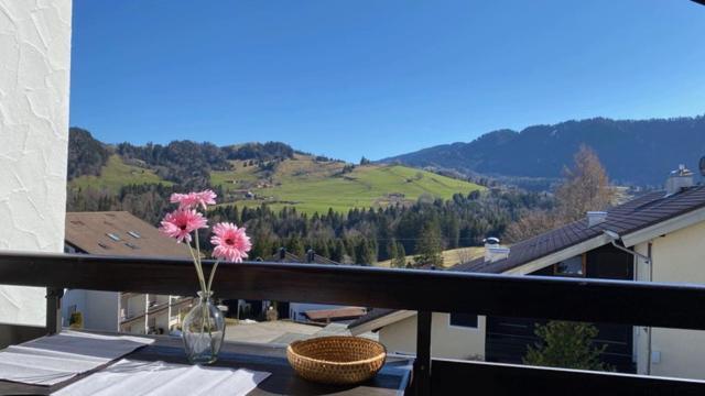 Bergwiese Mit Oberstaufen Plus Karte المظهر الخارجي الصورة